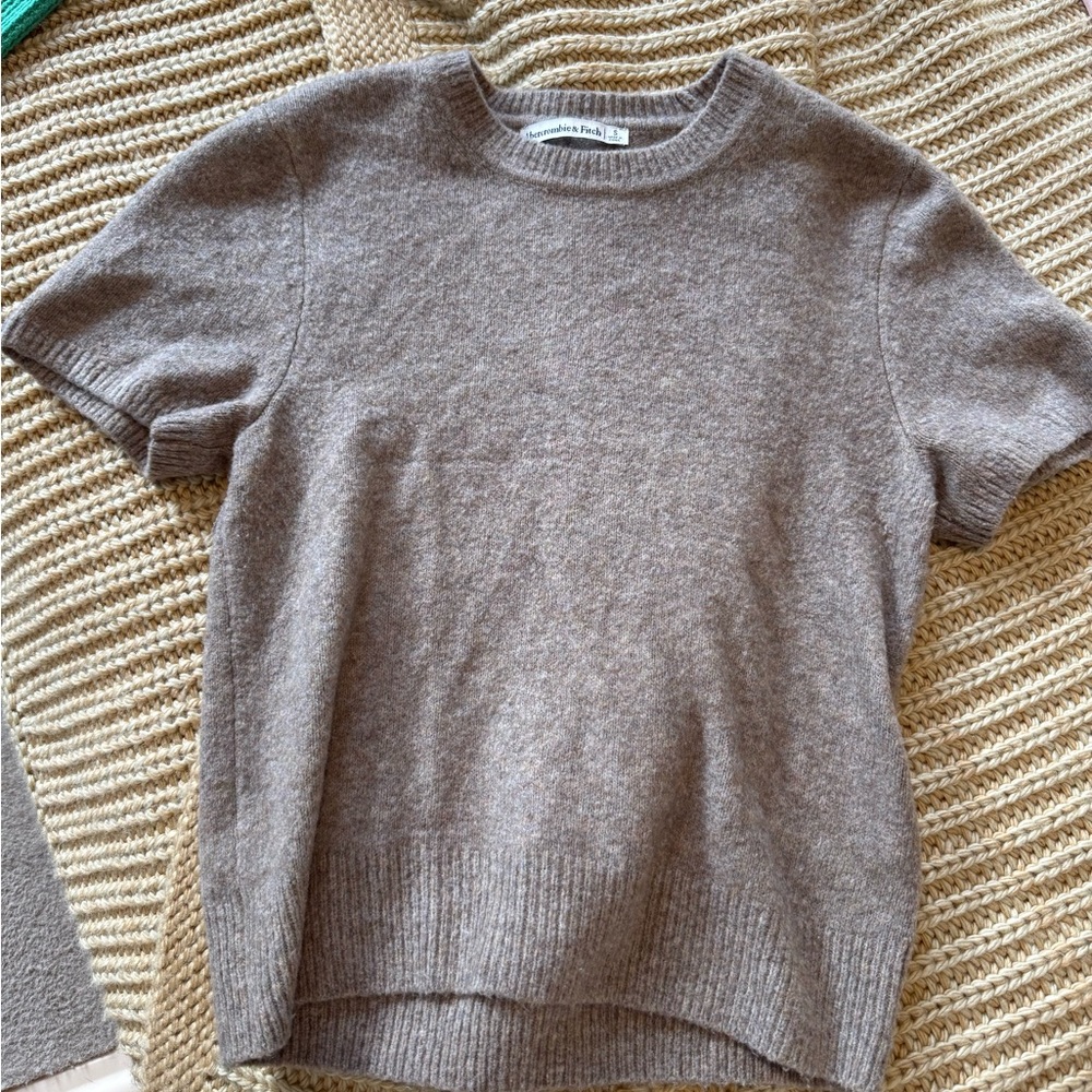Abercrombie Brown Short Sleeve Sweater